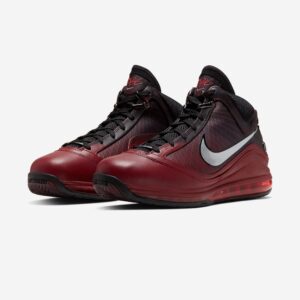 LeBron 7 QS “Christmas” CU5133-600