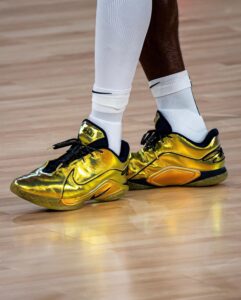 LeBron 22 “Gold Medal” PE