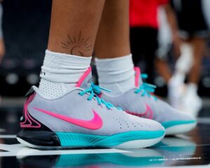 LeBron 21 “SouthBeach” PE